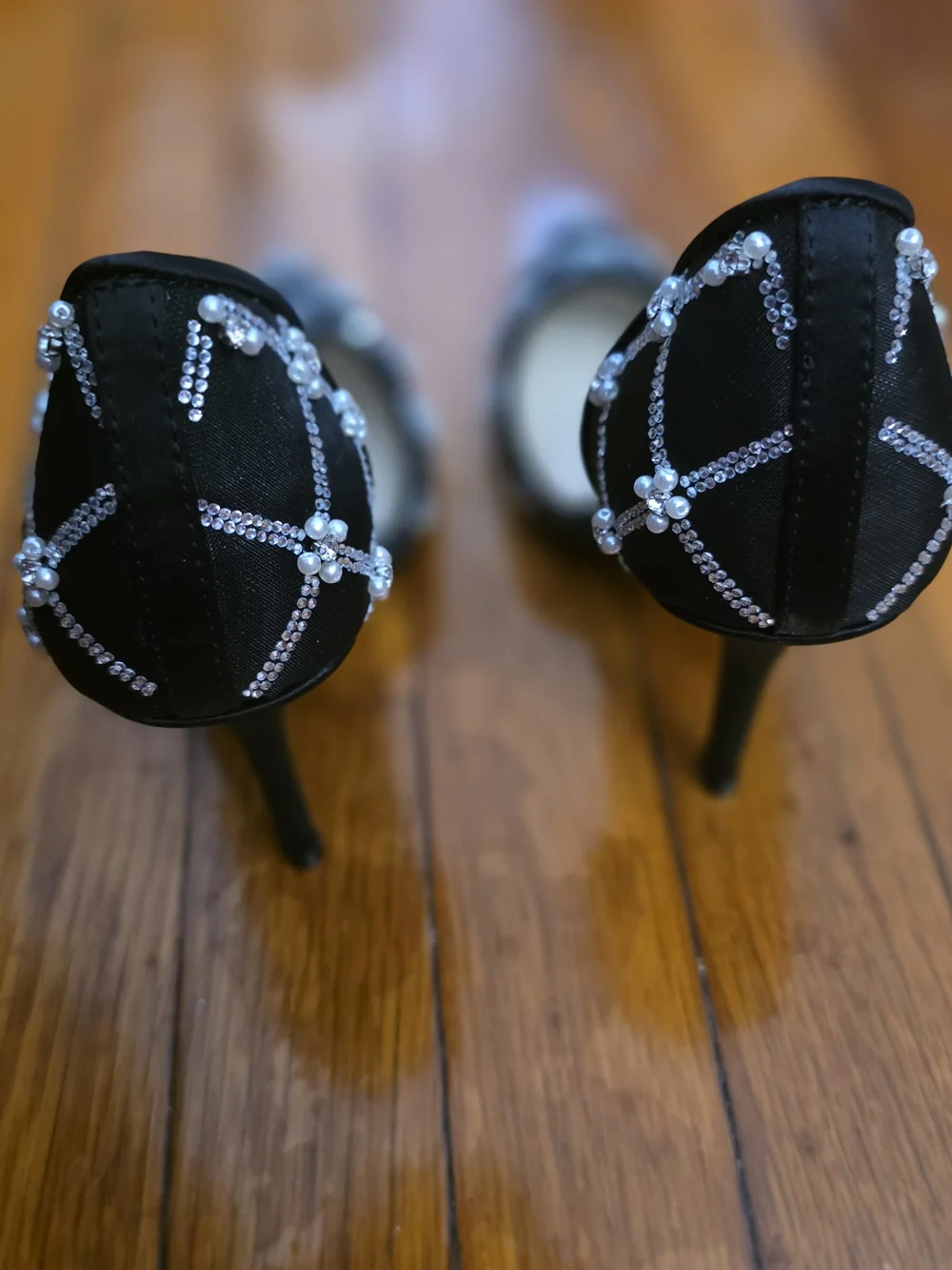 Betsey Johnson Black Embellished Pointed-Toe Pumps New Without Box - Picture 5 of 8